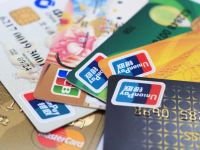 信用卡规模持续下行 银行三大策略竞逐“减量时代”